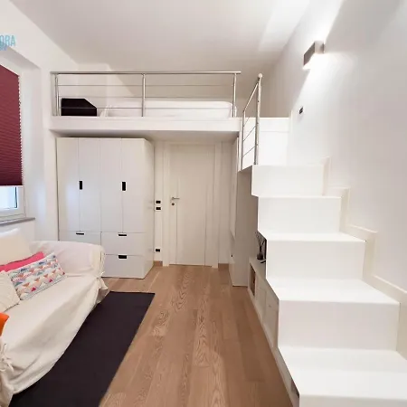 Imbriani 12 Tirabora Short Rent Апартаменты *