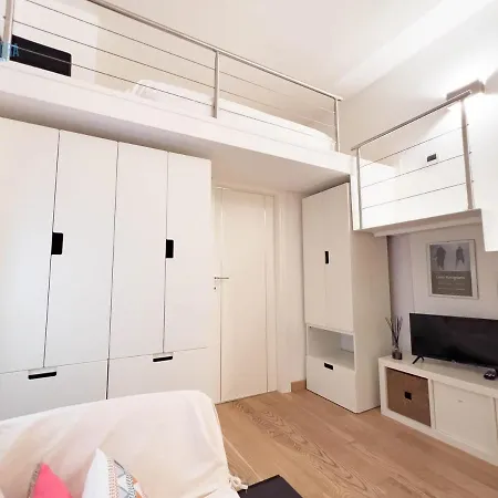 Imbriani 12 Tirabora Short Rent Триест