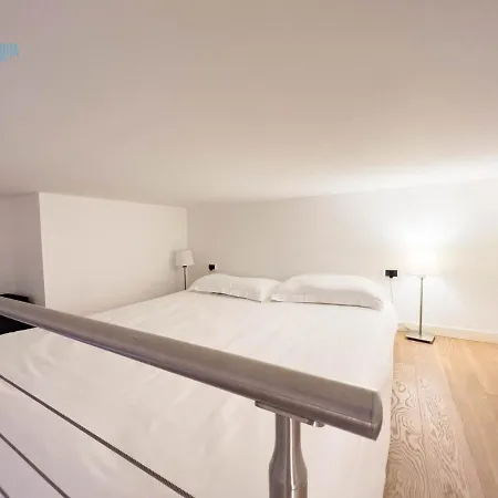 Imbriani 12 Tirabora Short Rent Апартаменты Триест